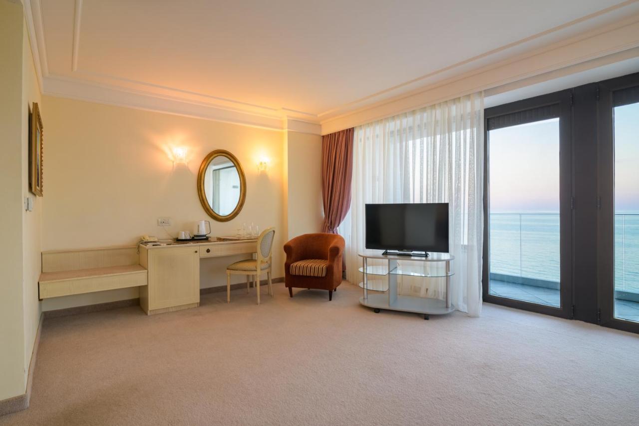 Balneo & Spa Hotel The Palace Άγιος Κωνσταντίνος και Ελένη Εξωτερικό φωτογραφία