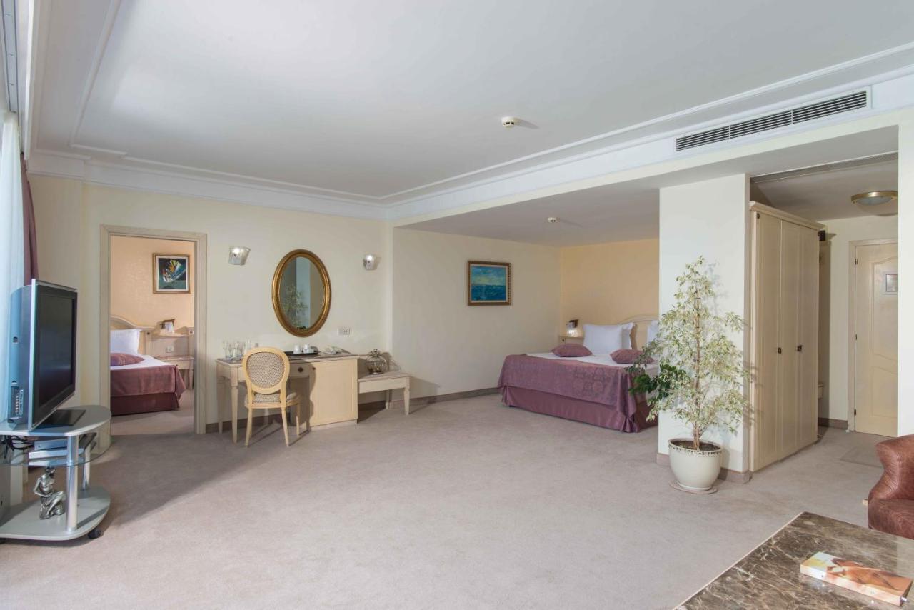 Balneo & Spa Hotel The Palace Άγιος Κωνσταντίνος και Ελένη Εξωτερικό φωτογραφία